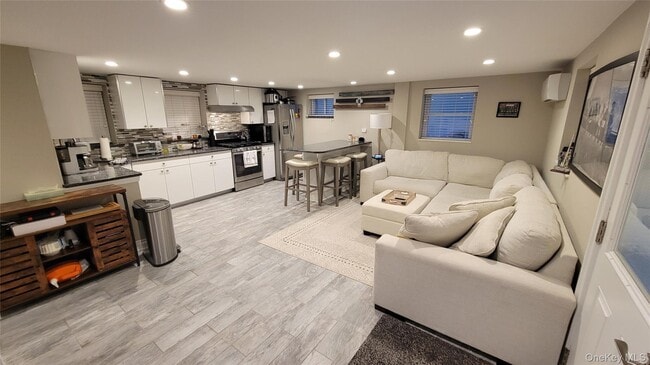 Photo - 85 Mohawk Ave Unit Garden