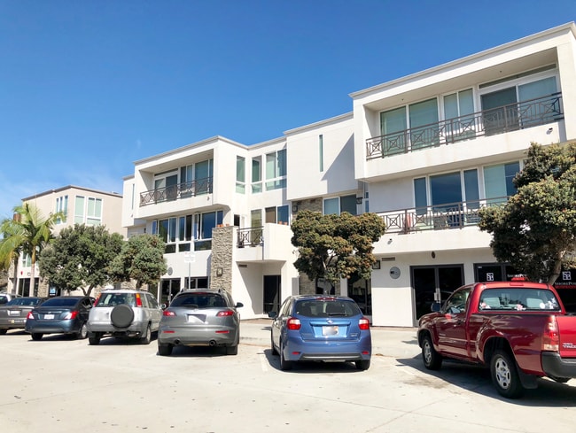 Photo - Stunning 2B/2BA Pacific Beach Condo w/ Parking & Few Blocks from Beach! Unit 310