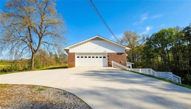 Photo - 6180 Elliott Family Pkwy