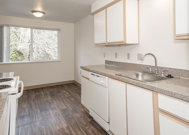 Rivercrest Apartments
