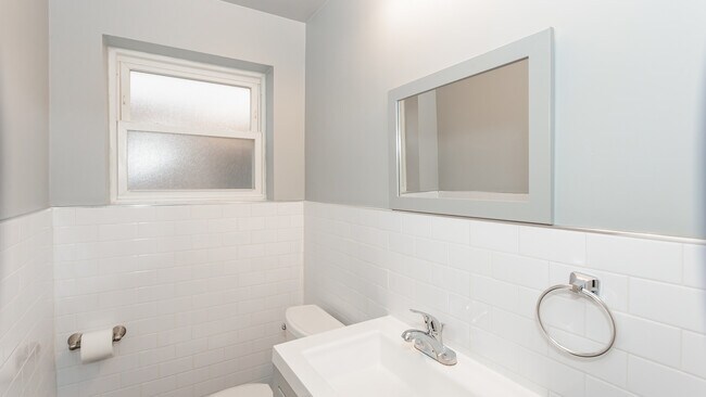 Photo - 5940 S Kilbourn Ave Unidad 2