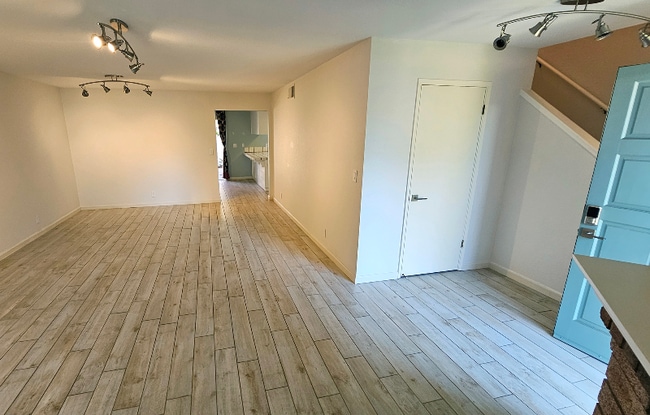 Photo - 675 Auburn Way