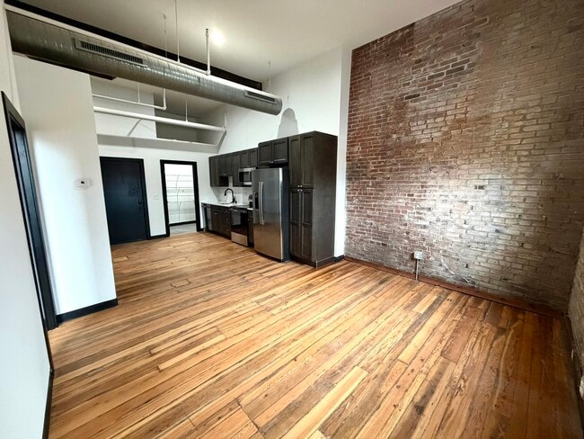 Building Photo - 2017 Chouteau Ave Unit 209