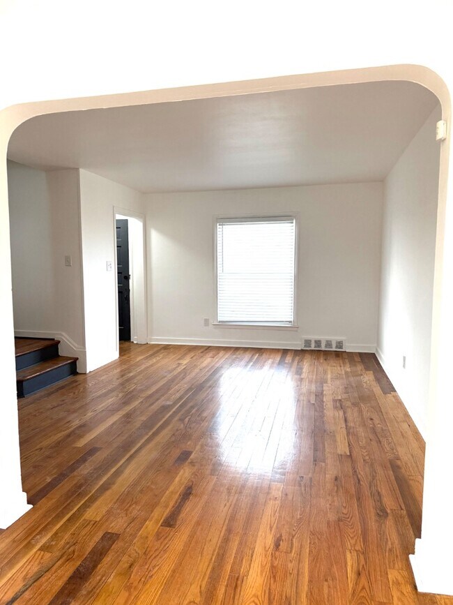 Photo - 480 Marquette Dr