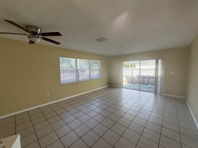 Photo - 1516-1543 43rd Ave