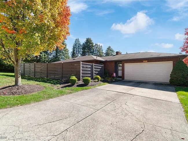 Building Photo - 1762 Pine Cove