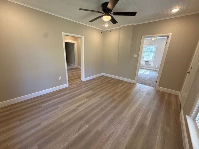 Photo - 818 N 25th St