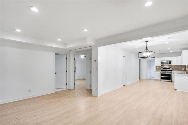 Photo - 1967 Browns Mill Rd SE