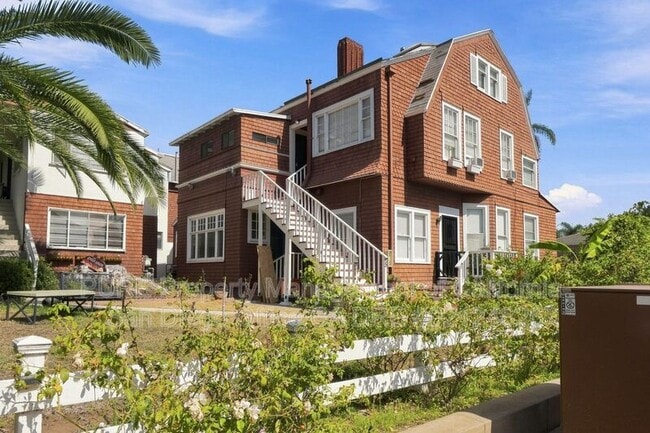 Building Photo - 114 Kalmia St