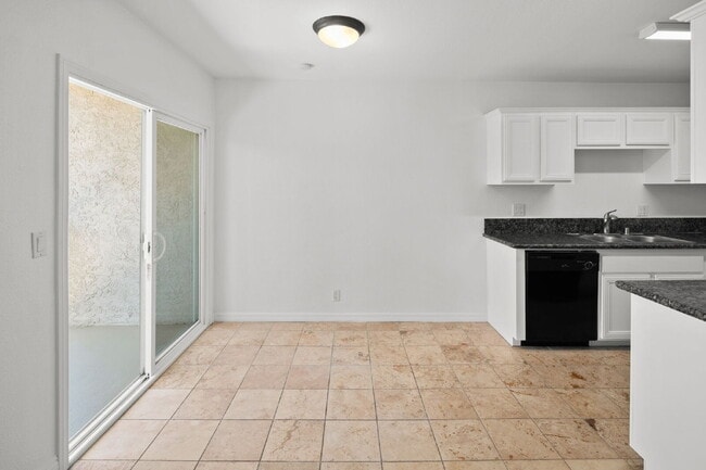 Photo - Immaculate, Serene, 2-Bed, 2-Bath Condo in highly sought after San Carlos area in San Diego CA Unidad 13
