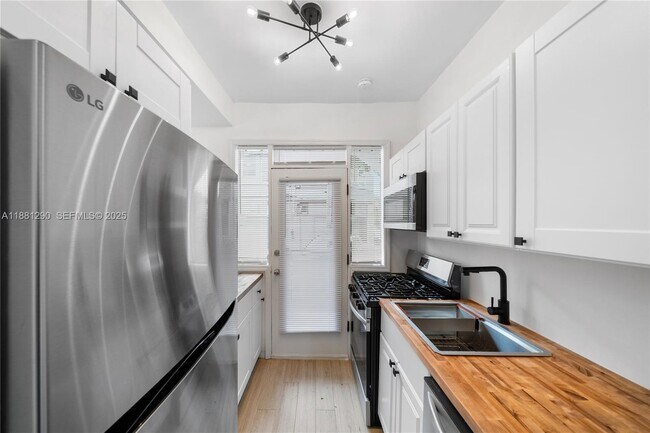 Photo - 4710 Pine Tree Dr Unit 31