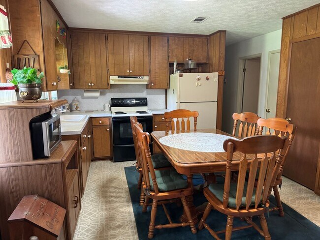 Photo - 1109 Drew Ln