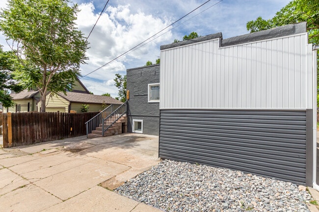 Photo - 3315 E 38th Ave