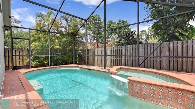 Photo - 607 SW 15th St