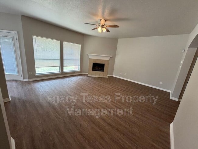 113 Palomino Dr