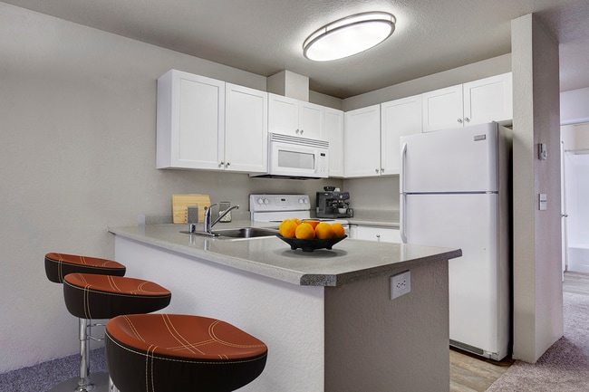 Q103 - On the Green Apartment Homes