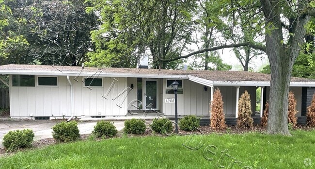 Building Photo - 3208 W Webster Rd Rental