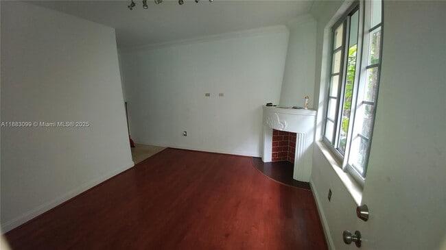 Building Photo - 1341 Meridian Ave Unit 102