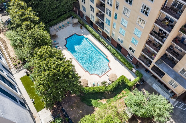 Photo - 1101 Juniper St NE Unidad 1105