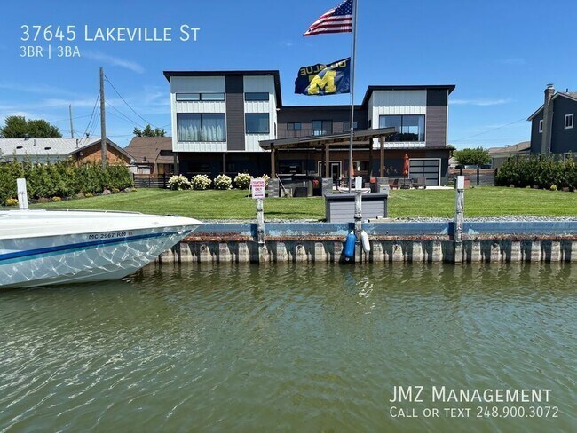 Photo - 37645 Lakeville St