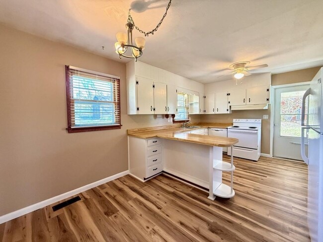 Photo - 180 Decatur St