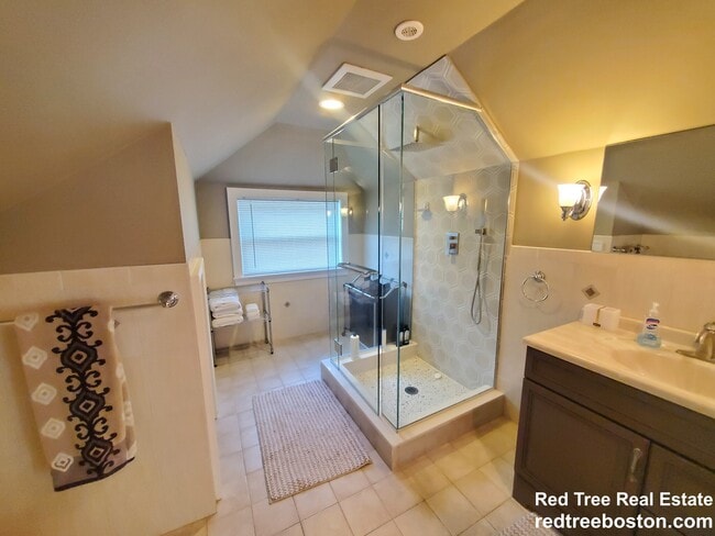 Photo - 41 Blenford Rd Unit 2