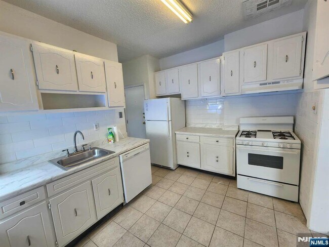 Photo - 432 Kearny Ave