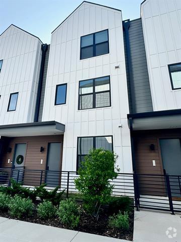 Building Photo - 2100 Legacy Dr Rental