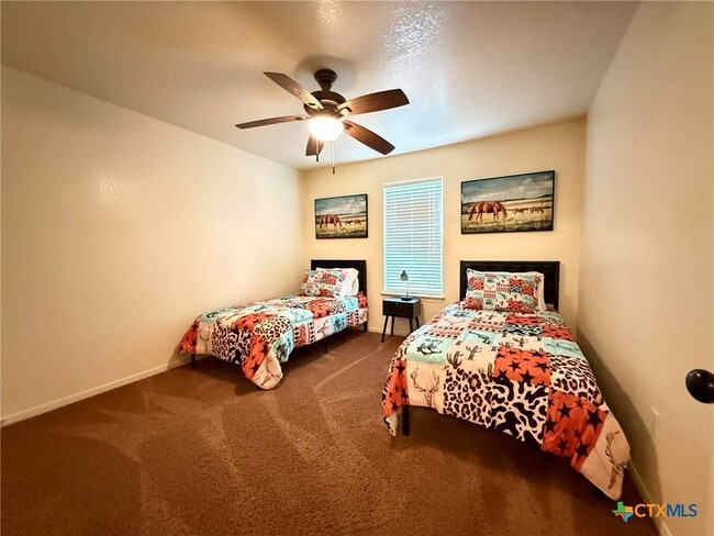 Building Photo - 1008 Circle M Dr Unit C