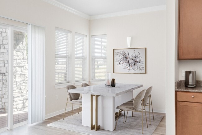 Photo - Lake Vista Apartments