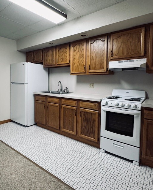 Kitchen - Garfield Manor - Senior Apartments