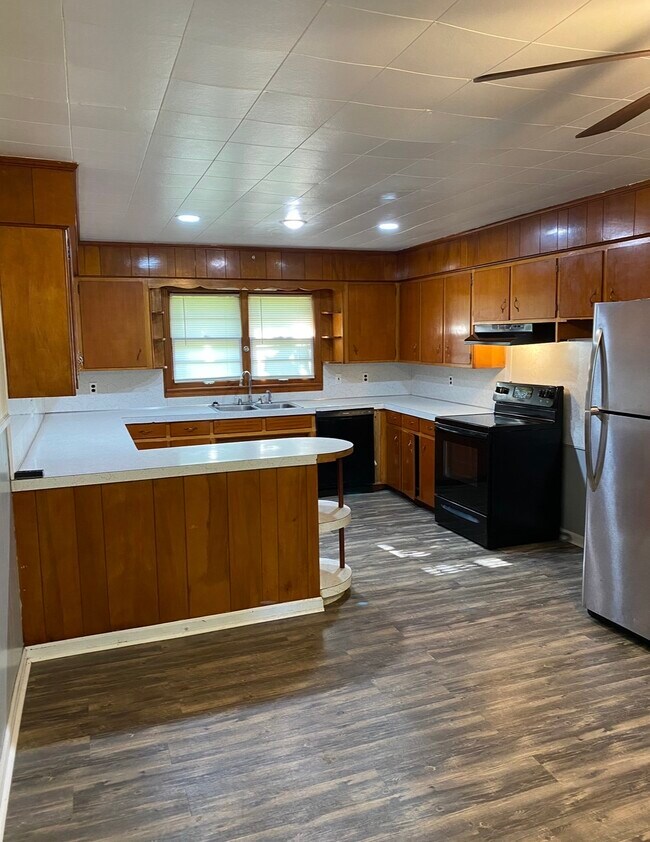 Photo - 1060 Johnnie Bud Ln