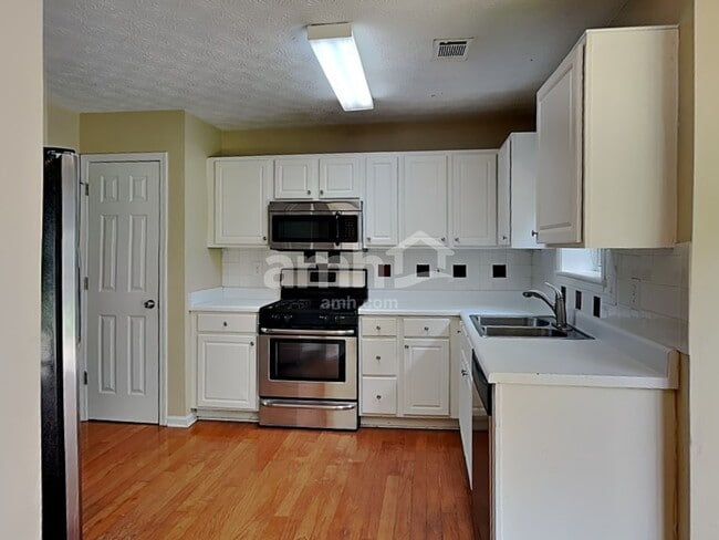 Photo - 1388 Glenover Way