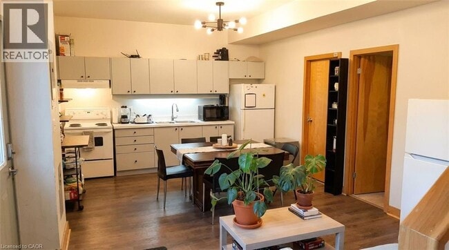 Photo - 12 Bridgeport Rd E Unit 22