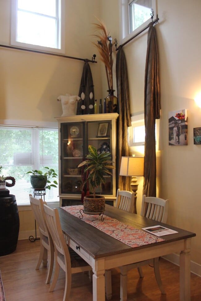 Photo - 13187 Yunge Ave