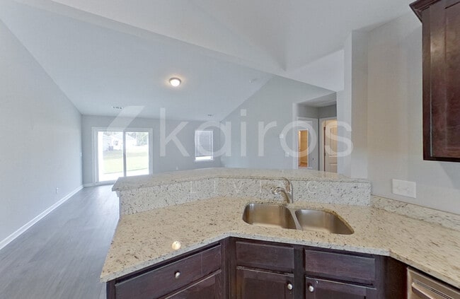 Photo - 104 Ebenezer Blf Wy