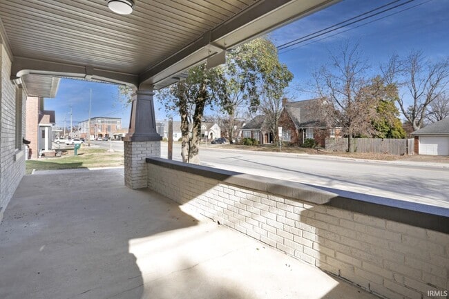 Photo - 657 S Weinbach Ave