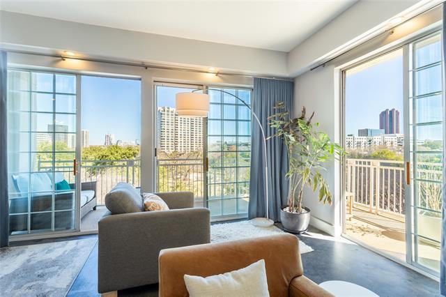 Building Photo - 3225 Turtle Creek Blvd Unit 447