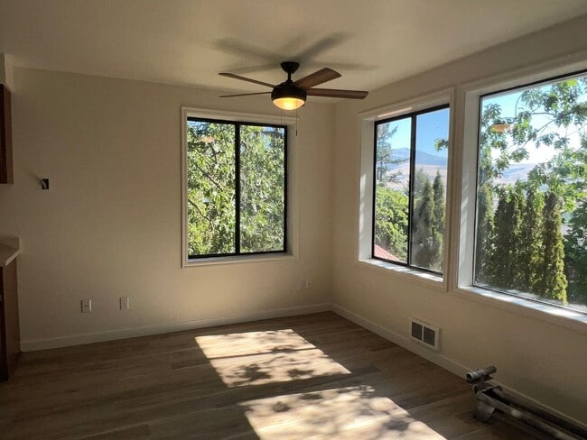 Photo - 276-278 Gresham St Unit 276 Gresham St.