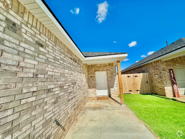 Building Photo - 5512 Itasca St Rental