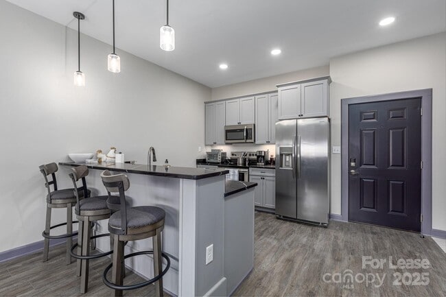 Photo - 138 S Main St Unidad C