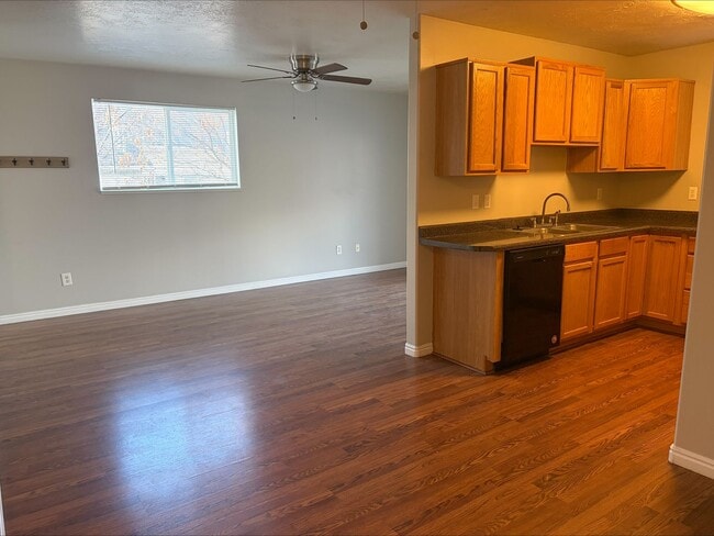 Photo - Must See! $800 in Rent Credit Upon Move In! 2 Bed 1 Bath Condo for Rent in Ogden