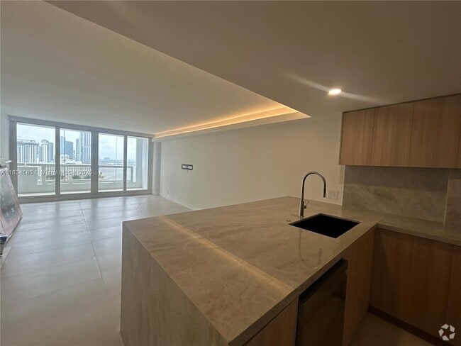 Building Photo - 1717 N Bayshore Dr Unit A-2539 Rental