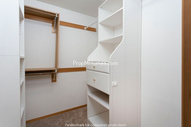 Photo - Alluring Three Bedroom Sherwood Home w/ Fe...