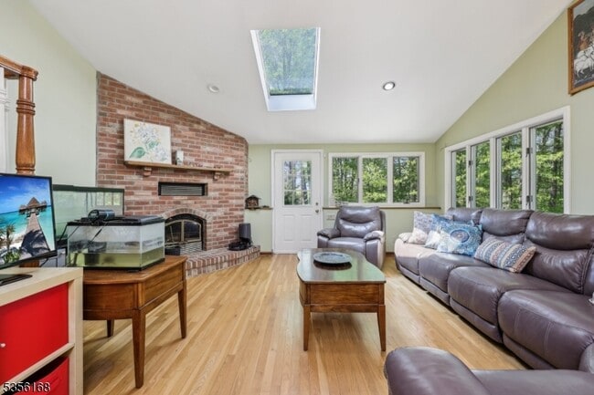 Photo - 275 Sycamore Ct