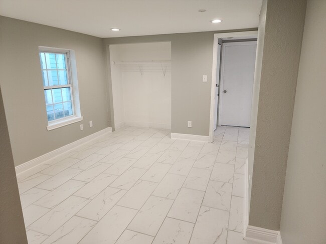 Photo - 1004 Josephine St