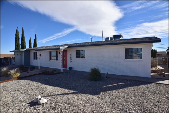 Photo - 3600 Volcanic Ave