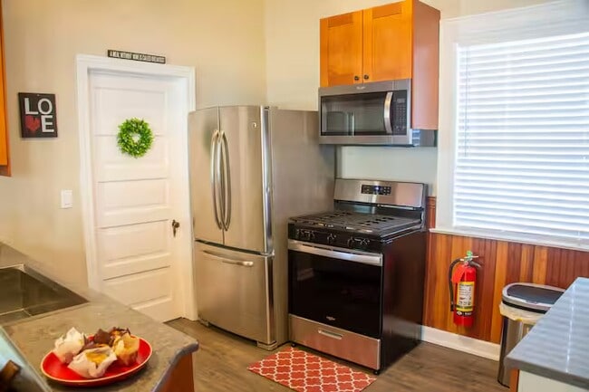 Photo - 1391 Woodbridge St