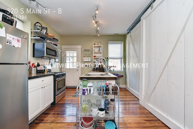 320 S Main St Unit B