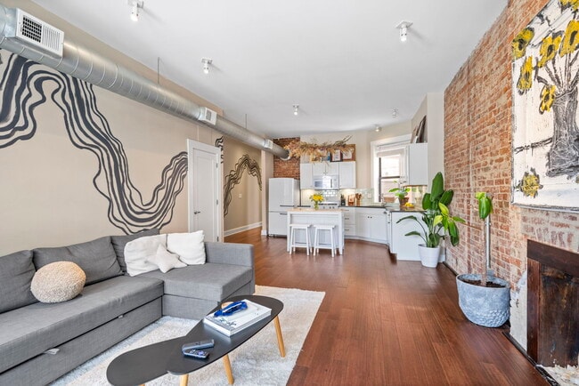 Building Photo - 1501 Vine St Unit 302